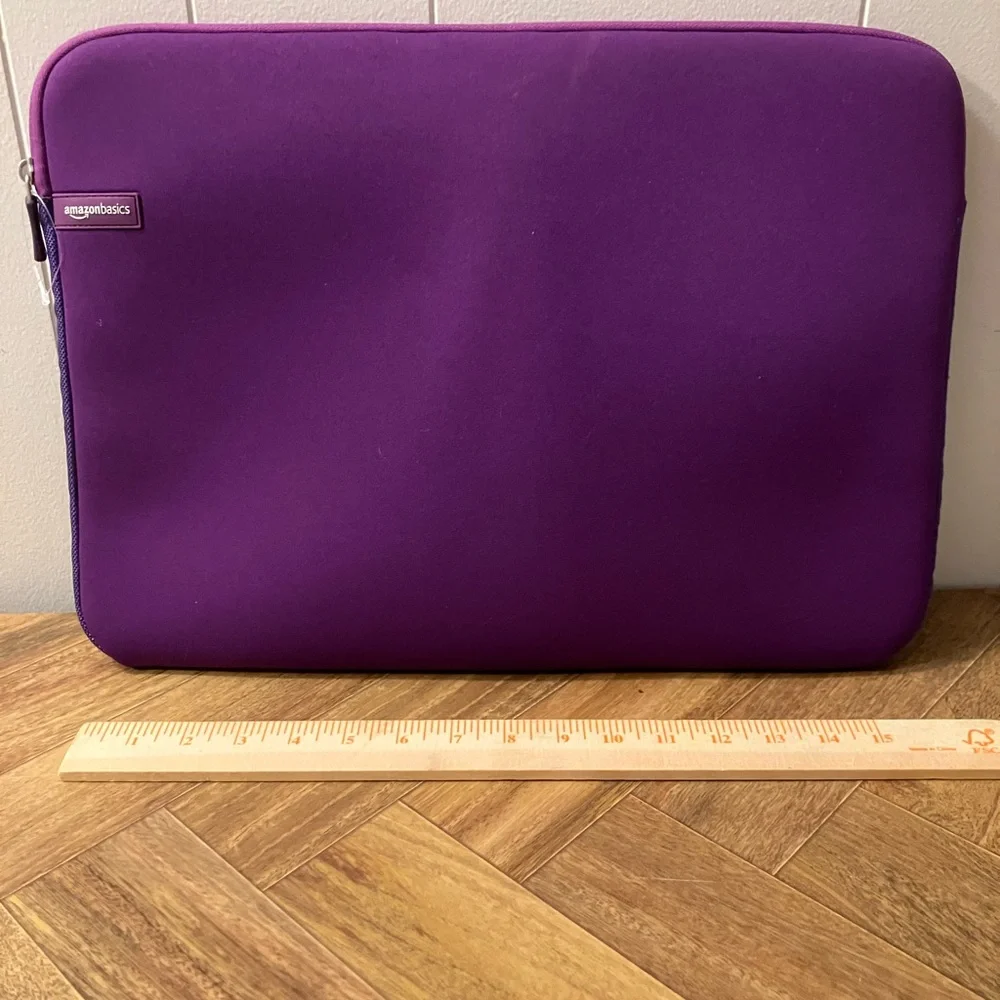 Amazon Basics Purple Tablet laptop protective Sleeve bag like new!